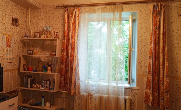 Продам комнату в 3-комн. квартире, Киевская ул, 9/2, Гатчина г