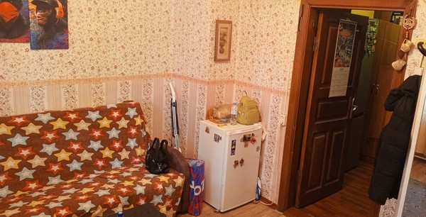 Продам комнату в 3-комн. квартире, Киевская ул, 9/2, Гатчина г
