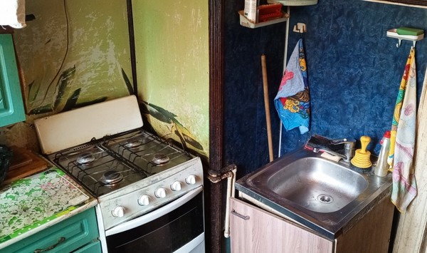 Продам комнату в 3-комн. квартире, Киевская ул, 9/2, Гатчина г