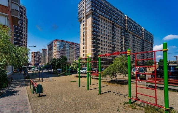 Продам двухкомнатную (2-комн.) квартиру, им. Евгении Жигуленко ул, 11к1, Краснодар г