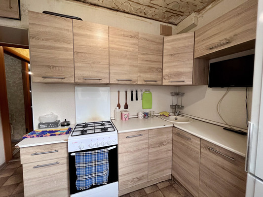 Продам двухкомнатную (2-комн.) квартиру, Дмитровская ул, 28, Базарово д