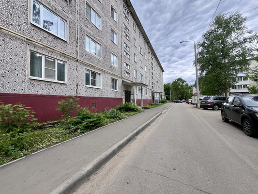 Продам двухкомнатную (2-комн.) квартиру, Дмитровская ул, 28, Базарово д