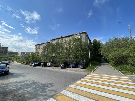 Продам многокомнатную квартиру, Ломоносова ул, 21/10, Мурманск г