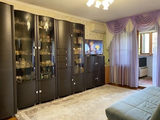 Продам двухкомнатную (2-комн.) квартиру, Чайковского (Центральный р-н) ул, 1, Сочи г