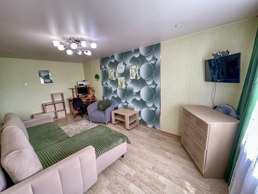 Продам двухкомнатную (2-комн.) квартиру, 2-й Микрорайон ул, 2, Эльбан рп