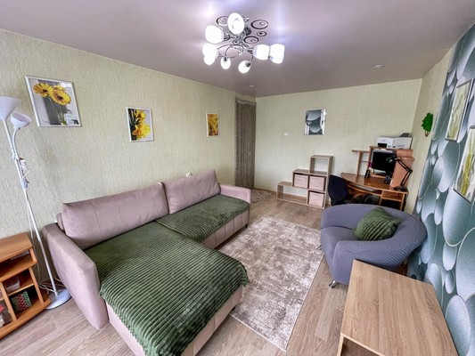 Продам двухкомнатную (2-комн.) квартиру, 2-й Микрорайон ул, 2, Эльбан рп