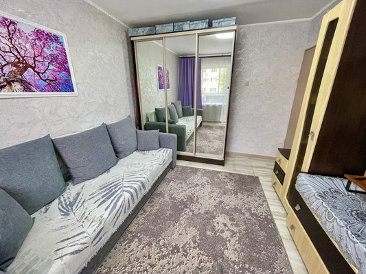 Продам двухкомнатную (2-комн.) квартиру, 2-й Микрорайон ул, 2, Эльбан рп