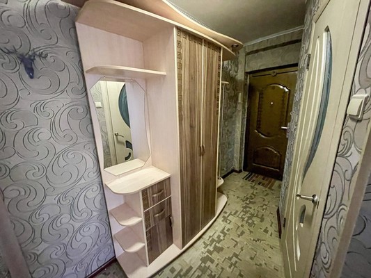 Продам двухкомнатную (2-комн.) квартиру, 2-й Микрорайон ул, 2, Эльбан рп