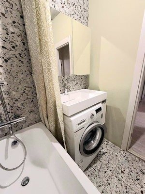 Продам двухкомнатную (2-комн.) квартиру, им. Героя Аверкиева А.А. ул, 15, Краснодар г