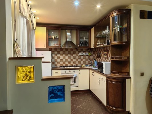 Продам трехкомнатную (3-комн.) квартиру, Алябьева ул, 22, Калининград г