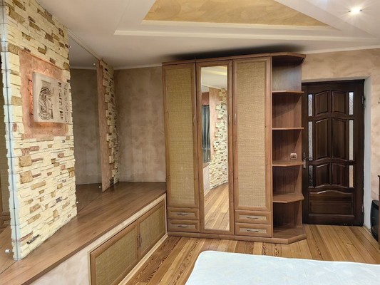 Продам трехкомнатную (3-комн.) квартиру, Алябьева ул, 22, Калининград г
