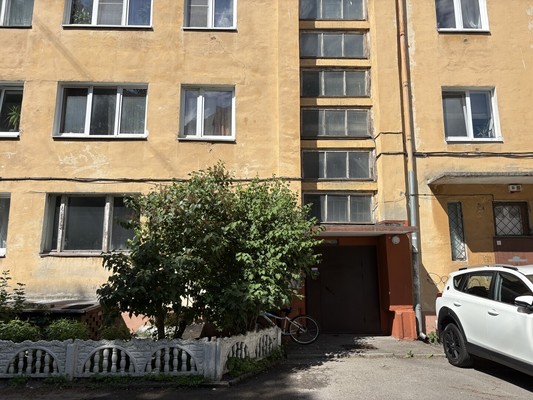 Продам трехкомнатную (3-комн.) квартиру, Алябьева ул, 22, Калининград г