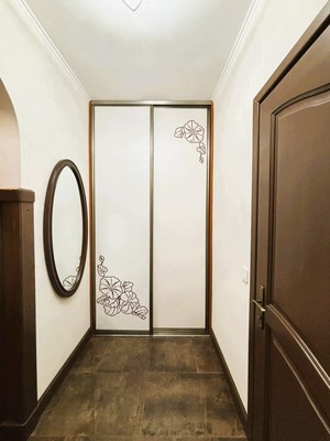 Продам трехкомнатную (3-комн.) квартиру, В.Гакуна ул, 8, Калининград г