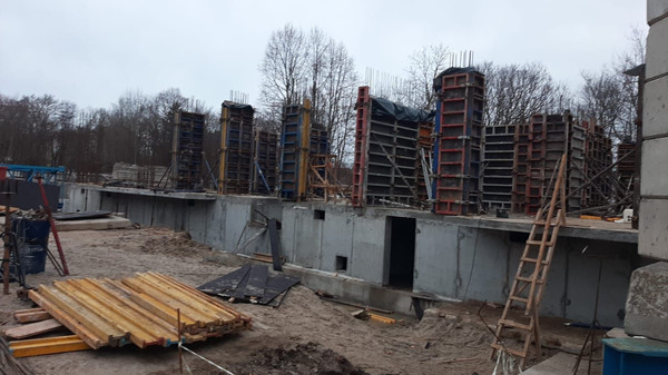 Продам двухкомнатную (2-комн.) квартиру (долевое), Подполковника Емельянова ул, Калининград г