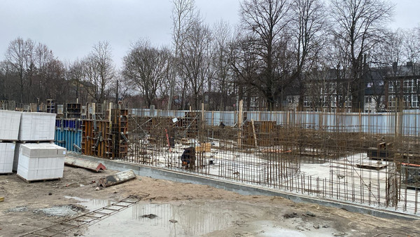 Продам трехкомнатную (3-комн.) квартиру (долевое), Подполковника Емельянова ул, Калининград г