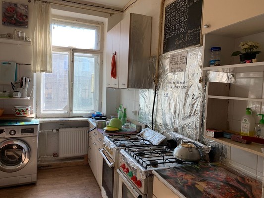 Продам комнату в 7-комн. квартире, 8-я В.О. линия, 49, Санкт-Петербург г