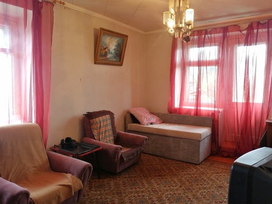 Продам двухкомнатную (2-комн.) квартиру, Строителей ул, 8, Купанское с