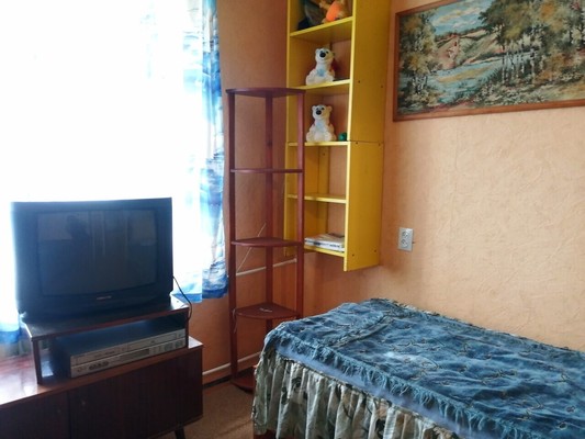 Продам двухкомнатную (2-комн.) квартиру, Строителей ул, 8, Купанское с