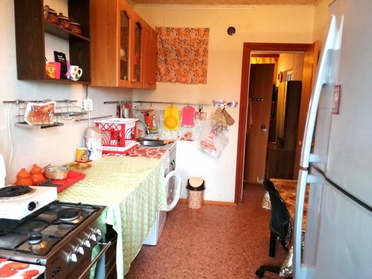 Продам двухкомнатную (2-комн.) квартиру, Строителей ул, 8, Купанское с
