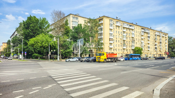 Продам двухкомнатную (2-комн.) квартиру, Хамовнический Вал ул, 16, Москва г