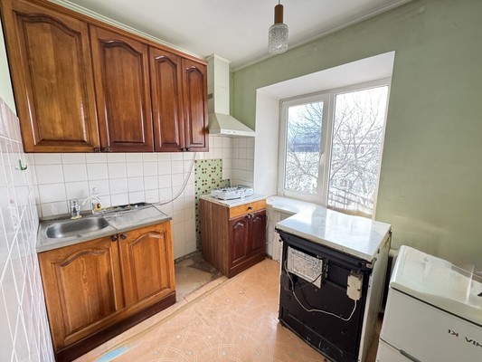 Продам двухкомнатную (2-комн.) квартиру, Айская ул, 16, Уфа г