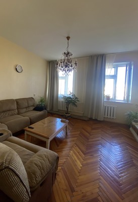 Продам трехкомнатную (3-комн.) квартиру, 4, Осельки п