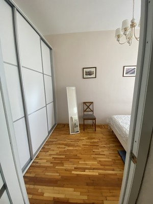 Продам трехкомнатную (3-комн.) квартиру, 4, Осельки п