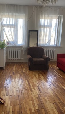 Продам трехкомнатную (3-комн.) квартиру, 4, Осельки п
