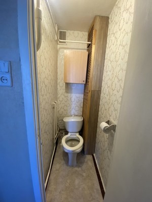 Продам трехкомнатную (3-комн.) квартиру, 4, Осельки п