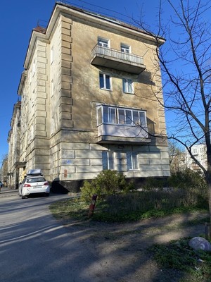 Продам трехкомнатную (3-комн.) квартиру, 4, Осельки п