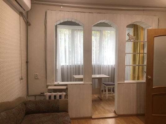 Продам трехкомнатную (3-комн.) квартиру, Цветной бульвар (Центральный р-н) ул, 19, Сочи г