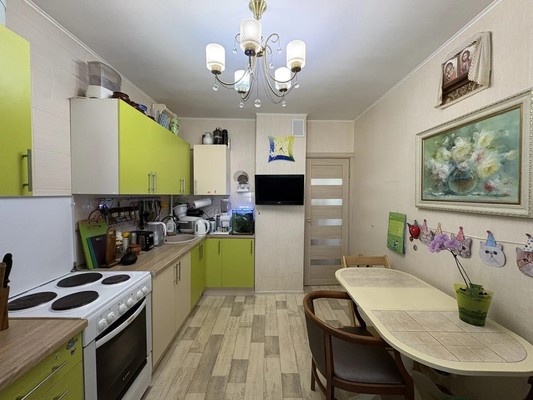 Продам двухкомнатную (2-комн.) квартиру, Земская ул, 21, Чехов г