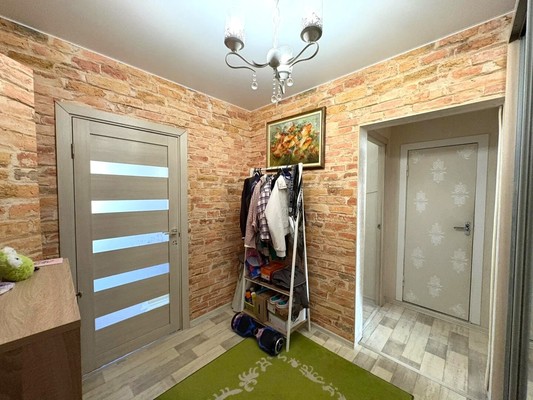 Продам двухкомнатную (2-комн.) квартиру, Земская ул, 21, Чехов г