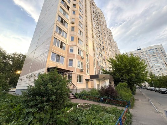 Продам двухкомнатную (2-комн.) квартиру, Земская ул, 21, Чехов г