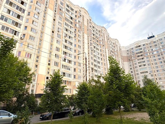 Продам двухкомнатную (2-комн.) квартиру, Земская ул, 21, Чехов г