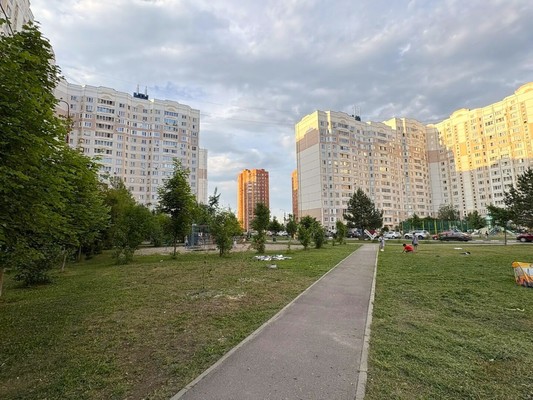 Продам двухкомнатную (2-комн.) квартиру, Земская ул, 21, Чехов г