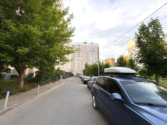 Продам двухкомнатную (2-комн.) квартиру, Земская ул, 21, Чехов г