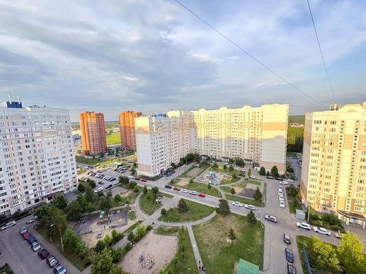 Продам двухкомнатную (2-комн.) квартиру, Земская ул, 21, Чехов г