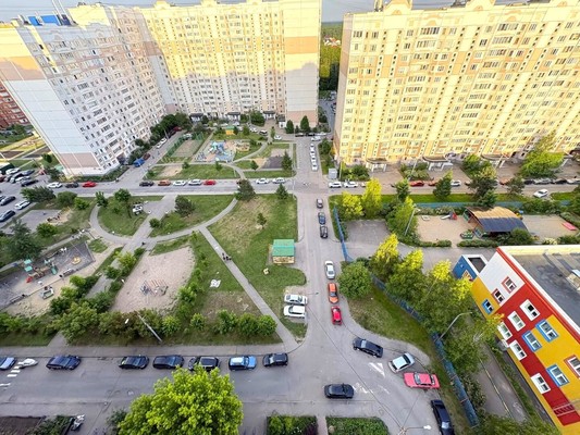 Продам двухкомнатную (2-комн.) квартиру, Земская ул, 21, Чехов г