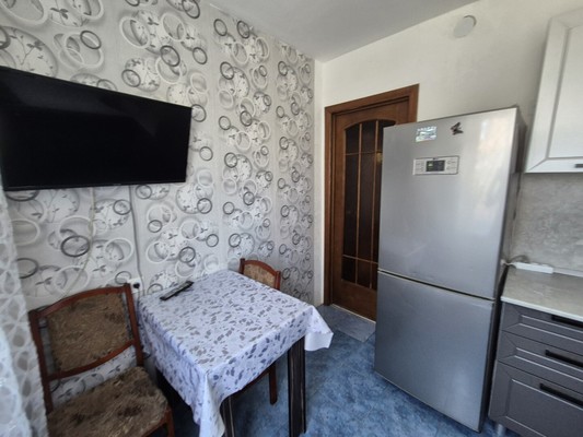 Продам двухкомнатную (2-комн.) квартиру, Ленина пр-кт, 27, Новороссийск г