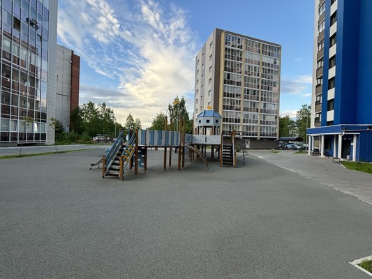 Продам трехкомнатную (3-комн.) квартиру, Колхозная ул, 16, Сыктывкар г