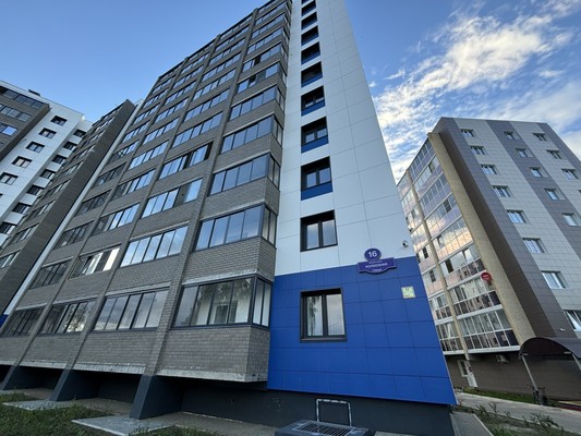 Продам трехкомнатную (3-комн.) квартиру, Колхозная ул, 16, Сыктывкар г
