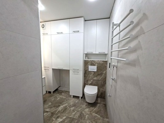 Продам трехкомнатную (3-комн.) квартиру, Ленинградская ул, 131, Тихорецк г