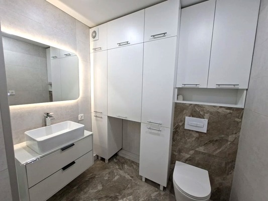 Продам трехкомнатную (3-комн.) квартиру, Ленинградская ул, 131, Тихорецк г
