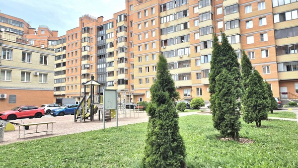 Продам однокомнатную (1-комн.) квартиру, Хохлова ул, 8, Гатчина г