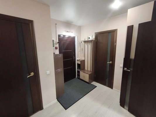 Продам трехкомнатную (3-комн.) квартиру, Ленина ул, 25, Октябрьский рп