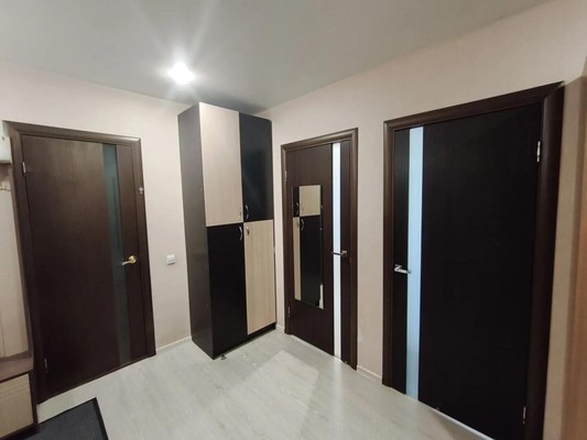 Продам трехкомнатную (3-комн.) квартиру, Ленина ул, 25, Октябрьский рп