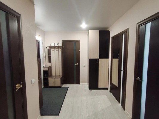 Продам трехкомнатную (3-комн.) квартиру, Ленина ул, 25, Октябрьский рп