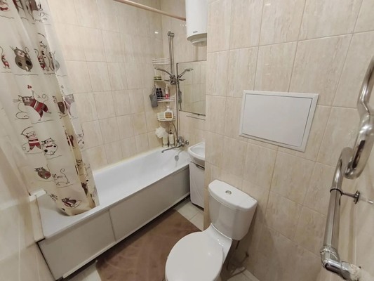 Продам трехкомнатную (3-комн.) квартиру, Ленина ул, 25, Октябрьский рп