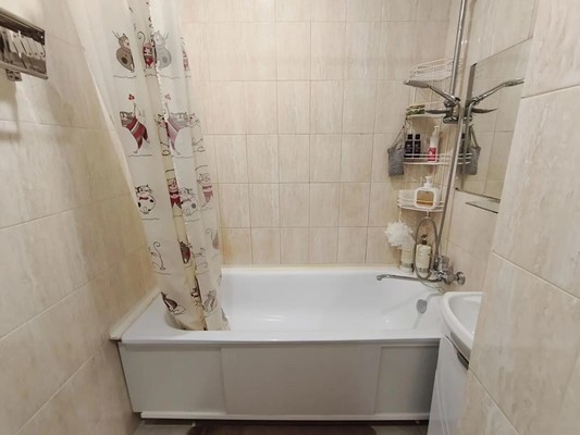 Продам трехкомнатную (3-комн.) квартиру, Ленина ул, 25, Октябрьский рп
